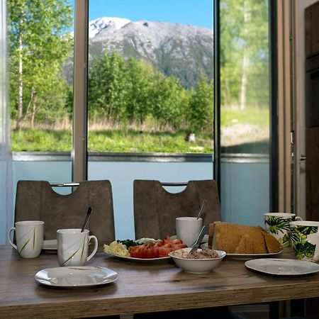 Magic Bernard, Stary Smokovec Apartment วิสโซเค ดาตรี ภายนอก รูปภาพ