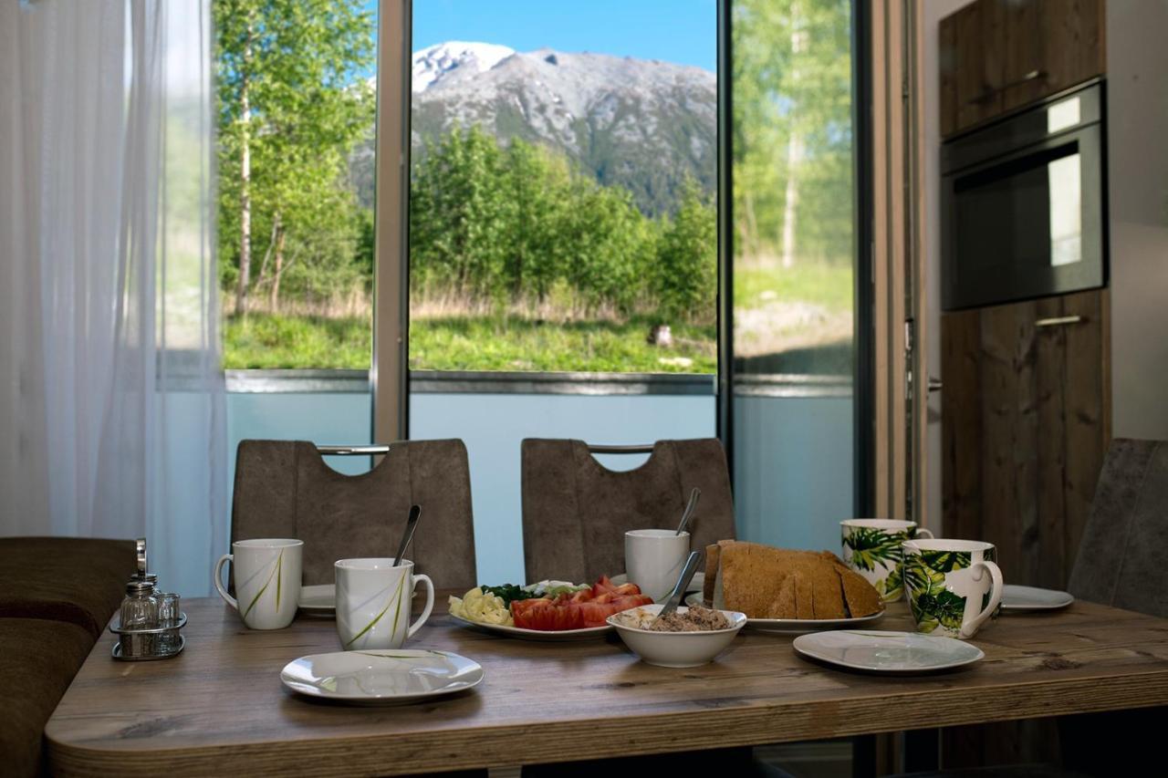 Magic Bernard, Stary Smokovec Apartment วิสโซเค ดาตรี ภายนอก รูปภาพ